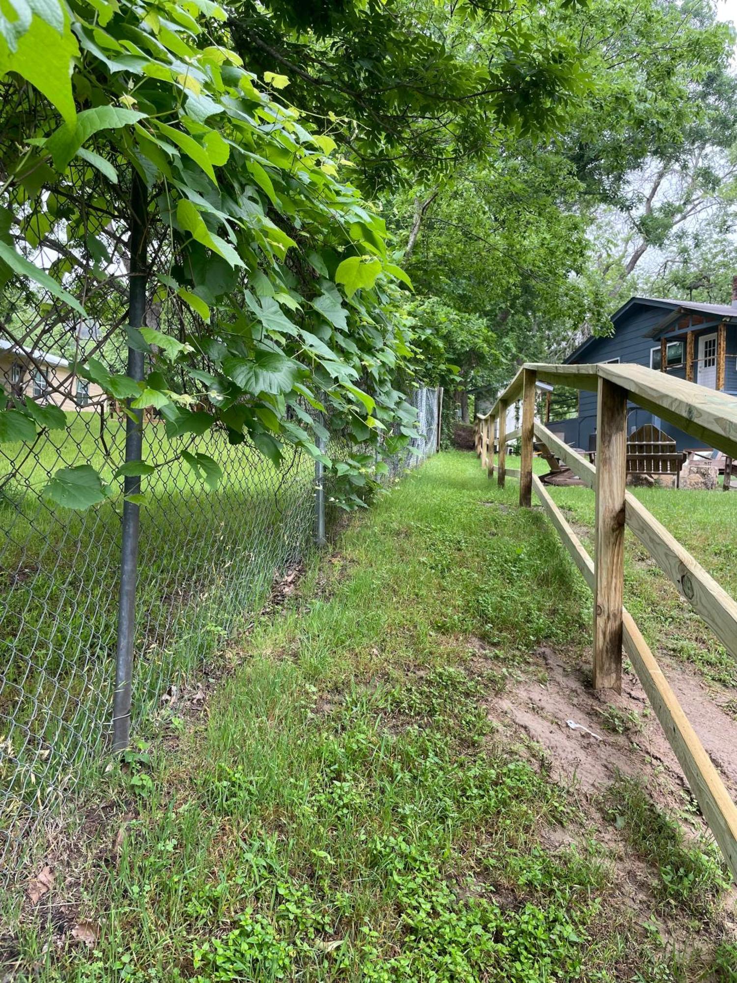 Rv Located On Private Property, Providing Access To The Guadalupe River, Accommodates Up To 5 Guests New Braunfels Buitenkant foto